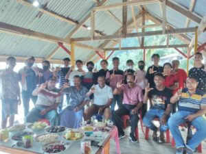 PETEN ORAVUTU : Gerakan Merajut-Satu Yang Tercecer