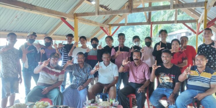 PETEN ORAVUTU : Gerakan Merajut-Satu Yang Tercecer