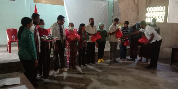 Ketua TP PKK Lembata, Ny. Yoram Koy Jawa Kunker di Desa Warawatung