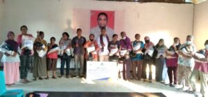 Bank BRI Serahkan Bantuan Sembako Bagi Lansia Desa Watokobu dan Pada