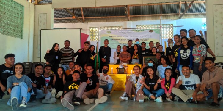 KMK St Thomas More Kemah Kerja Bakti Mahasiswa di Atapupu