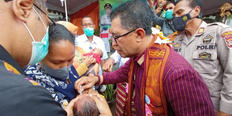 Penjabat Bupati Lembata Launching Imunisasi Campak Rubela-Kejar