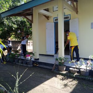 Jelang HUT Bhayakara ke 76, Polsek Maurole Gelar Baksos Relegi