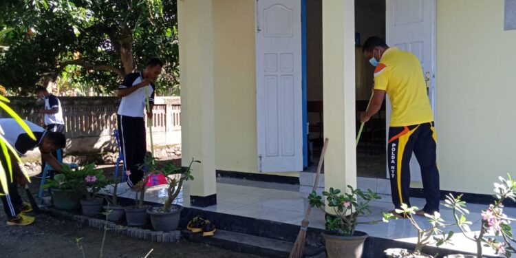 Jelang HUT Bhayakara ke 76, Polsek Maurole Gelar Baksos Relegi