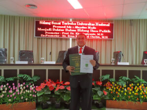 Aloysius Mado, Putra Lembata Raih Gelar Doktor Ilmu Politik