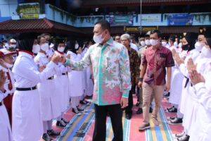 Bertemu Mantan Guru SMP dan Siswa Baru, Ketua MPR RI Bamsoet Motivasi Civitas Akademika SMPN 49 Jakarta