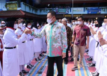 Bertemu Mantan Guru SMP dan Siswa Baru, Ketua MPR RI Bamsoet Motivasi Civitas Akademika SMPN 49 Jakarta