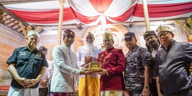 Terima Gelar Kehormatan Dharma Padma Negara, Ketua MPR RI Bamsoet Ingatkan Pentingnya Membangun Literasi Kebudayaan