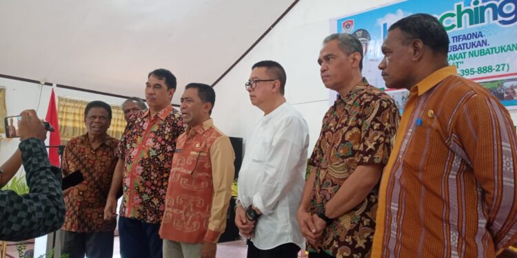 Bupati Jawa Resmikan Aula Anton Enga Tifaona