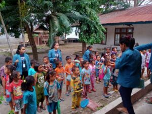 Mahasiswa KKNT-PPM UNWIRA Sapa Desa Tonggo Nagekeo, Aman Calistung