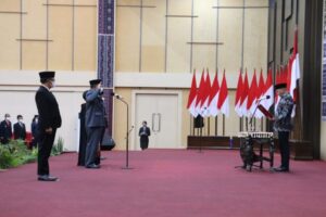 Domu Warandoy Jabat Sekda NTT Gantikan Polo Maing