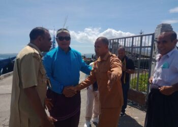 Jebarus Dampingi Chris Mboeik ke Lembata Launching ETMC