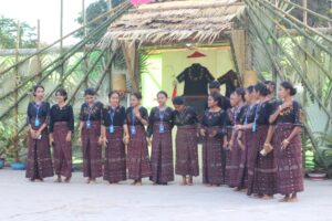 Mahasiswa KKNT-PPM UNWIRA BAMA “Mengenal Ritual Koke Bale Lewat Festival Lewokluok