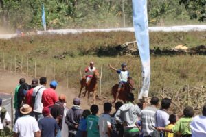 Wagub Nae Soi Buka Pacuan Kuda di Ngada, Pacu Ekonomi Rakyat