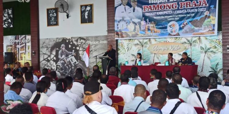 Bupati Lembata Jemput Gubernur NTT  Buka ETMC 2022 dan Rapat Pamong Praja