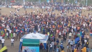 Suporter Sambut Kemenangan Persebata Atas Juara Bertahan PS Malaka Lewat Adu Penalti