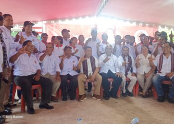 Ketua Gerindra NTT, Esthon Funay Lantik PAC 9 Kecamatan di Lembata