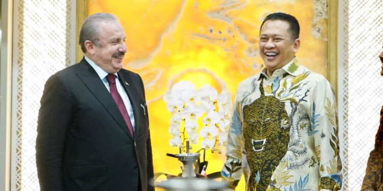 Terima Telepon Ketua Parlemen Turki, Ketua MPR Bamsoet: Turki Kirim Bantuan Korban Gempa Cianjur