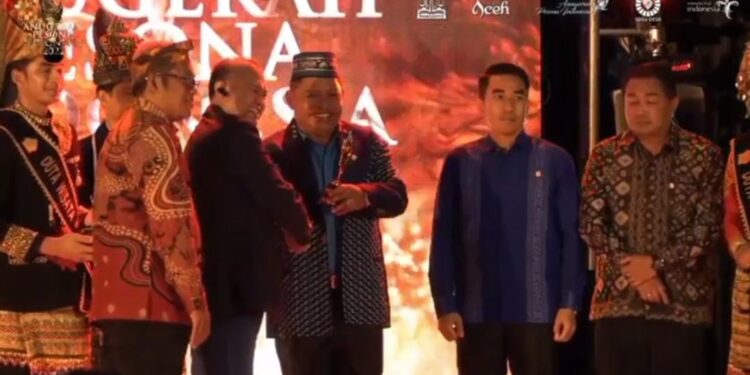 Bupati Matim Terima Penghargaan Pesona Indonesia “Surga Tersembunyi”