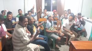 Ketika Beri Binna Reses Bersama Buruh Pelabuhan Lewoleba