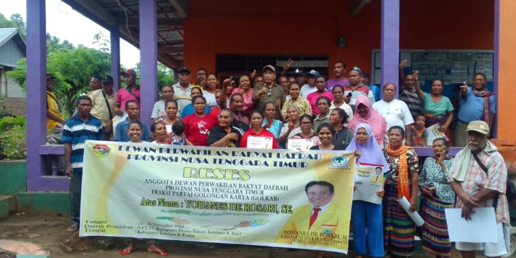 De Rosari Bantu Kelompok Tani Tubungwalang