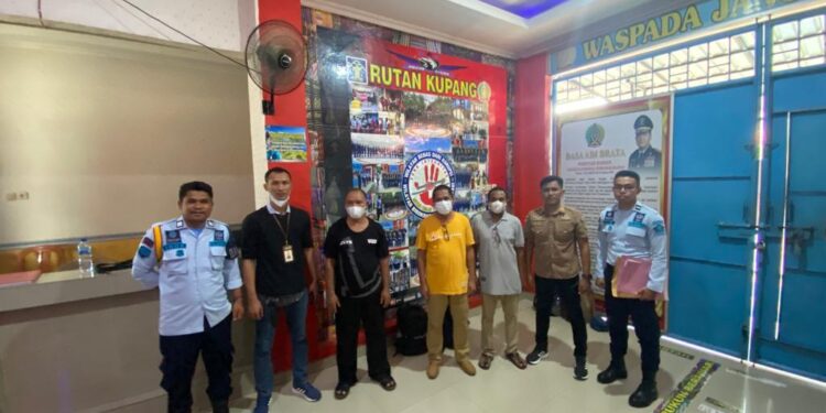 Kejari Lembata Limpahkan Tiga Tersangka Korupsi ke Rutan Kupang