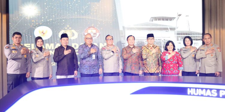 Kompolnas-Divisi Humas Polri Berikan Pelayanan Terbaik Kepada Masyarakat