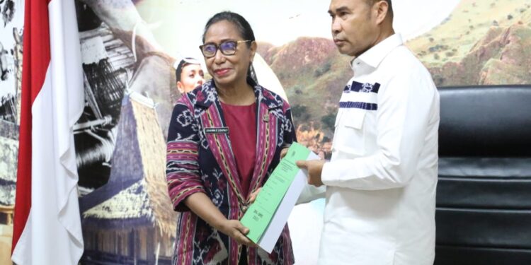 Gubernur NTT Serahkan DPA SKPD Rp 5,3 Triliun