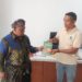Advokat Petrus Bala Pattyona Sumbang Buku ke Perpustakaan Daerah Lembata Prof. Gorys Keraf