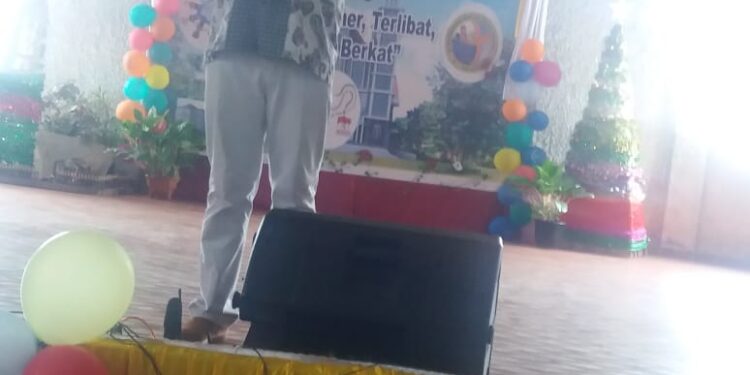 Rm Yan Buka Festival Sekami Paroki Sancta Familia Kupang