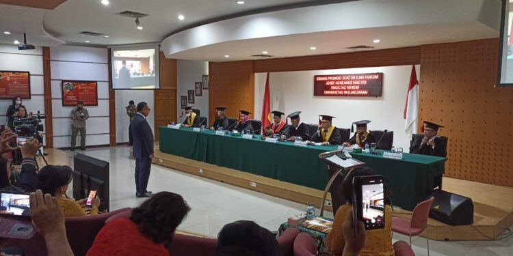 Wagub NTT Raih Doktor Ilmu Hukum Predikat Cum Laude