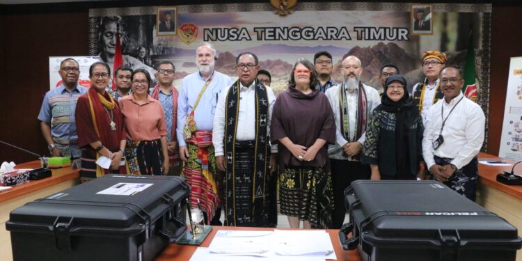 Pemerintah Australia Serahkan Bantuan Alat Deteksi Virus ASF kepada Pemprov NTT