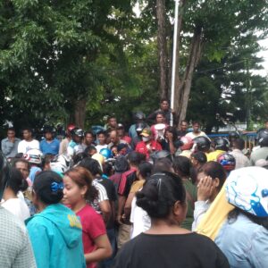 Perum Bulog Larantuka Lakukan Operasi Pasar