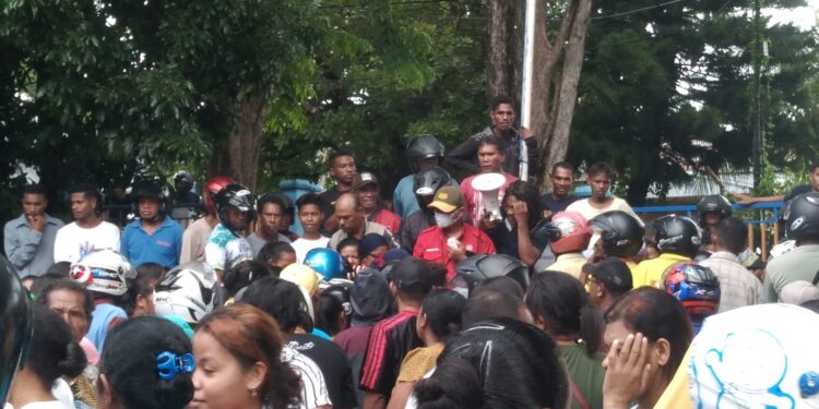 Perum Bulog Larantuka Lakukan Operasi Pasar