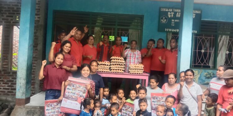 Bantuan di Tk. St. Antonius Lembata, Fransiskus Kutib Sang Pengkotbah