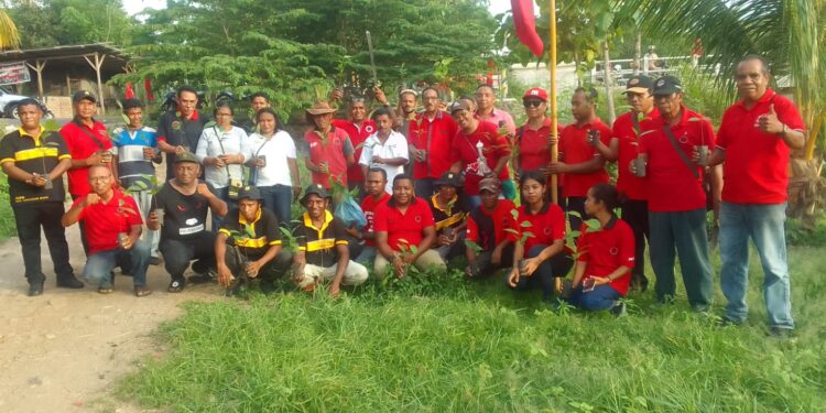 Usia Emas, PDI Perjuangan Lembata Aksi ” Politik Hijau ” Megawati Soekarno Putri