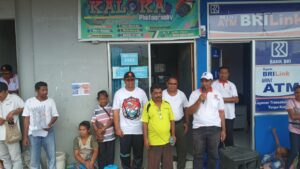 Rayakan HUT ke-15 : Partai Gerindra Lembata Bakti Sosial di Pasar Pada