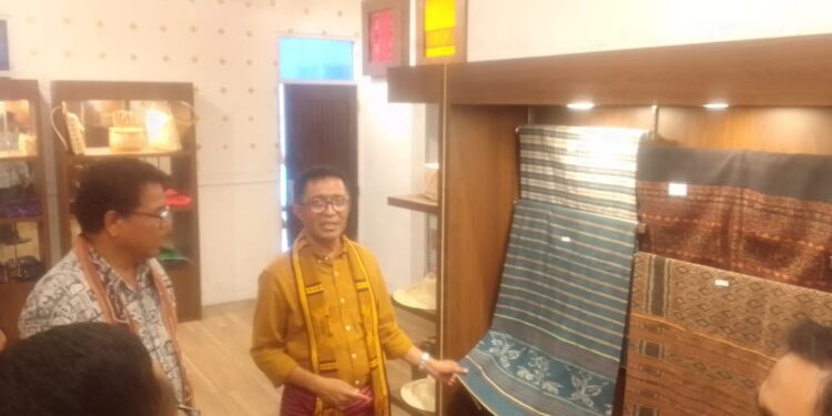 Dari Arena Launching ‘Sejumlah Produk UMKM Berwajah Lembata di Galeri Dekranasda’