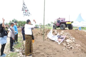 Wagub JNS Buka Kejuaraan Off Road di Kawasan Industri Bolok