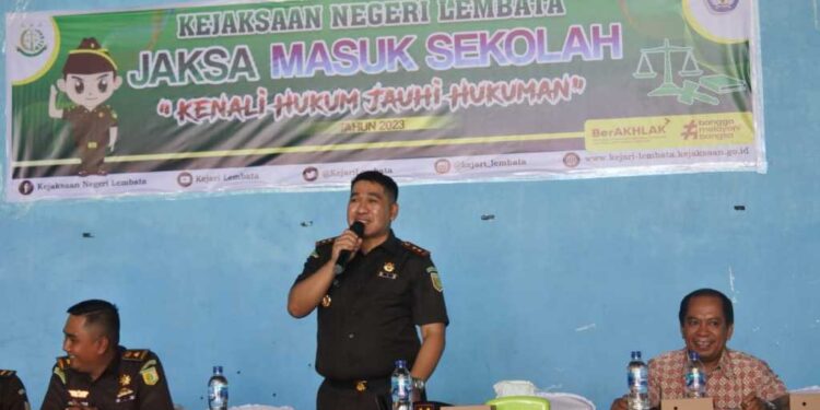 Kegiatan Jaksa Masuk Sekolah : Kejari Lembata Kunjungi SMAS Frater Don Bosco Lewoleba