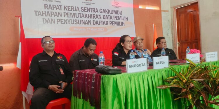 Sentra Gakkumdu Bawaslu Lembata Gelar Raker Pemutakhiran Data Pemilih