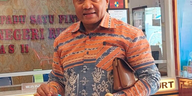 “Kejati NTT Harus Tegas Usut Kasus Proyek Pasar Kadelang dan Kantor DPRD Alor”