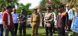 Kapolres Vivick Mengurai Antrean BBM di Lembata