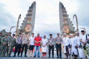 Ketua MPR RI Bamsoet  Kunjungi Pura Agung Basakih di Bali