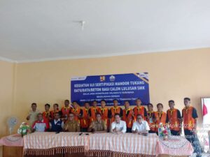 Uji Sertifikasi di SMK Negeri 1 Ile Ape : Kepala Balai Jasa dan Konstruksi Wilayah IV Surabaya, Semua Peserta Kompeten