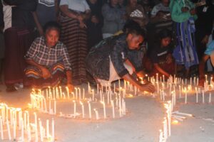 Pecinta Sepak Bola Uyelewun Gelar Aksi 1000 Lilin Untuk EB 01 PERSEDIM FC