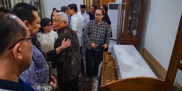 Melayat Almarhum Sarwono Kusumaatmadja, Ketua MPR Bamsoet Akui Partai Golkar dan Seluruh Kadernya Kehilangan Salah Satu Tokoh Nasional Terbaik