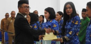 Bupati Lembata Lantik PNS Baru : Jaga Etika Birokrasi
