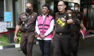 Kejagung Tahan Johnny Plate Terkait Korupsi  Kominfo 8 Triliun