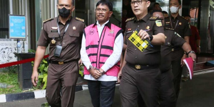 Kejagung Tahan Johnny Plate Terkait Korupsi Kominfo 8 Triliun